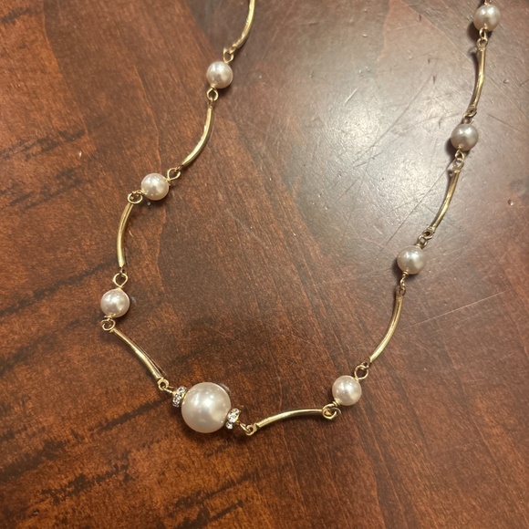 Ann Hand told pearl wavy necklace - Picture 5 of 6